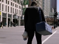 Zloděj s maskou klauna