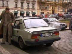 pred domom Bertoldových