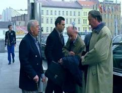 Před hotelem Hilton