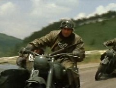 Pronásledující vojáci