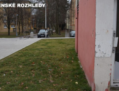 Zatýkání u hořících popelnic