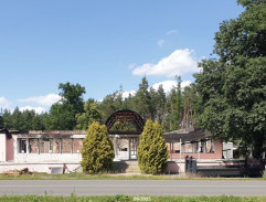 Zchátralý motorest