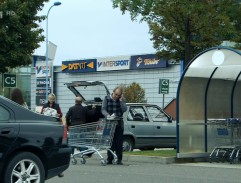 Přístřešek na nákupní košíky