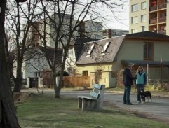 Lavička u rybníčku