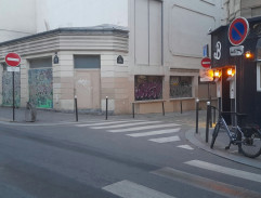 Před sázkovou kanceláří