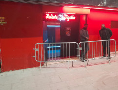 René u nočního podniku 