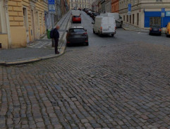 pred Kopfrkinglovým domom