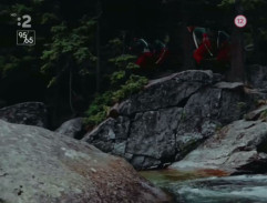 skaly pri horskom potoku