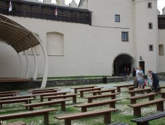 nádvorie pevnosti v Rabke