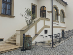 na dvore Šalamonovho hostinca