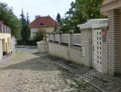 Ulice s domem veksláka Adamce