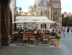 Třicet jedna ve stínu