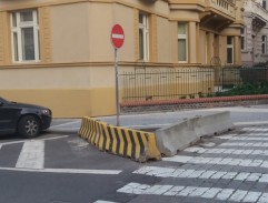 pred Bukowskeho domom