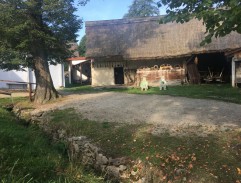 Bratři s otcem na statku