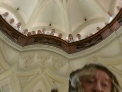 Bába z mokřin se sklání nad kolébku