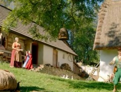 Domeček Karkulčiných rodičů