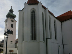 Haris na Piaristickém náměstí