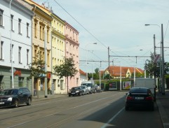 Na kolejích u kolejí