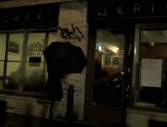 Před další kavárnou