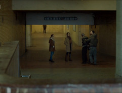 V nádražním podchodu