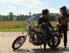 Na motorce 1