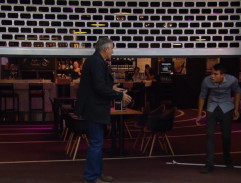 Suchý v obchodním centru