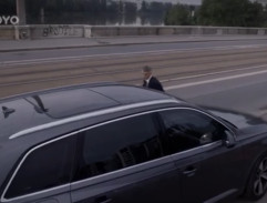 MUDr. Burian na mostě