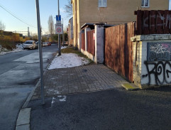 Bobův "knockout" o značku