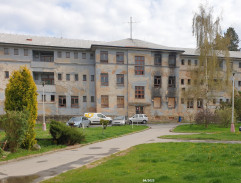 Činžovní dům po výbuchu