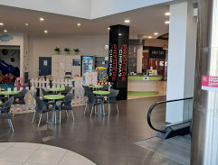 869. Couvání do zdi