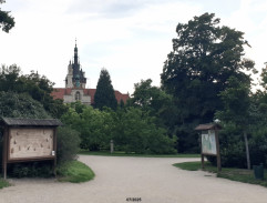 Útěk zámeckým parkem