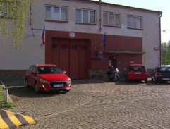 Marika před věznicí