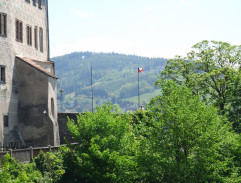 královna kouká do kraje