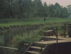 Arnoštek pokračuje do města