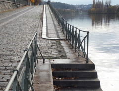 Schůzka na nábřeží