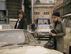 Pred budovou televízie