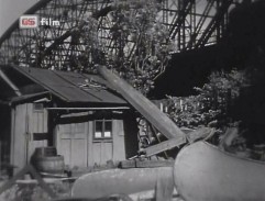 U železničního mostu