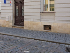 Před Olinčiným domem