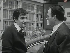 pred riaditeľstvom podniku Zora 2