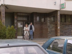 Otec odchází ze služebny Policie ČR