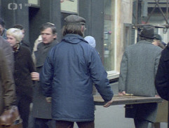 S dveřmi do banky 2