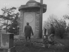 u Máchova památníku