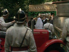 Před zahradní restaurací