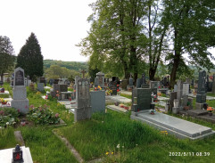 Na hřbitově