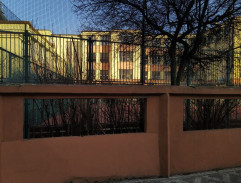 Mládež na zastávce