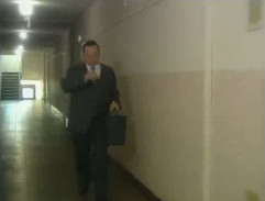 Právník na chodbě