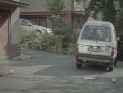 pred Aleniným panelákom