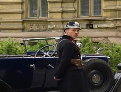 Strážník Ryba na obchůzce