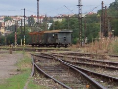 Kluk se snažil vykolejit vlak