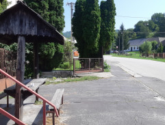 pri kostole v Dolnej Dolnej